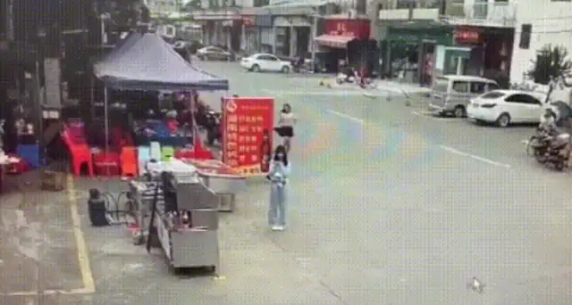 Dogs run after each other, pull the old man 180 degrees down, hit his head with blood. Stream