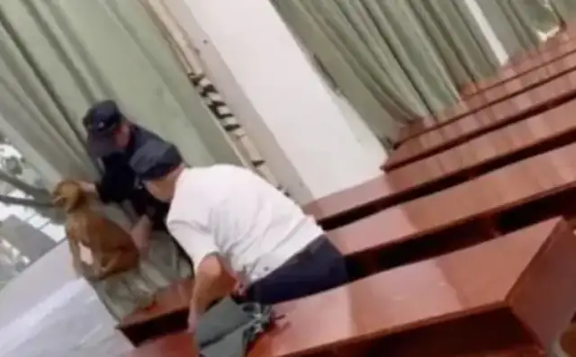A stray dog who went to college in the middle of the rain, was killed by security guards who were afraid of hurting students