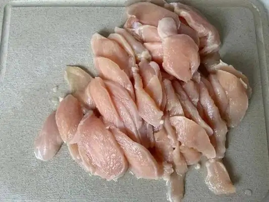 Can a dog eat chicken breast for a long time