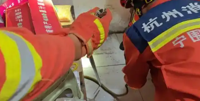 There's a snake in the supermarket. Firefighters are on fire in the morning