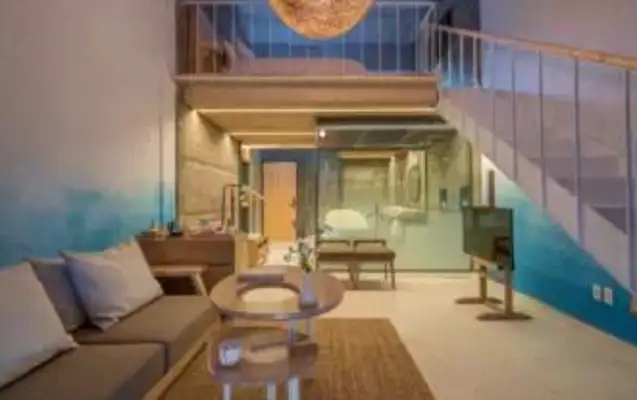 A HOTEL WHERE NO TIN CAN TAKE A DOG