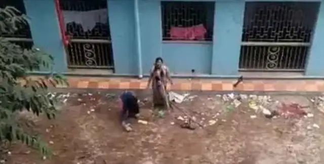 Two nursing girls in India killed 16 pups and killed desperate dogs..