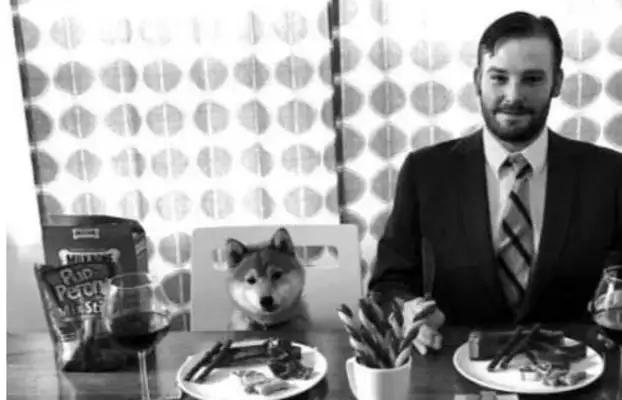 One of the strangest occupations in history: eating dog food alone earns over 300,000 a month